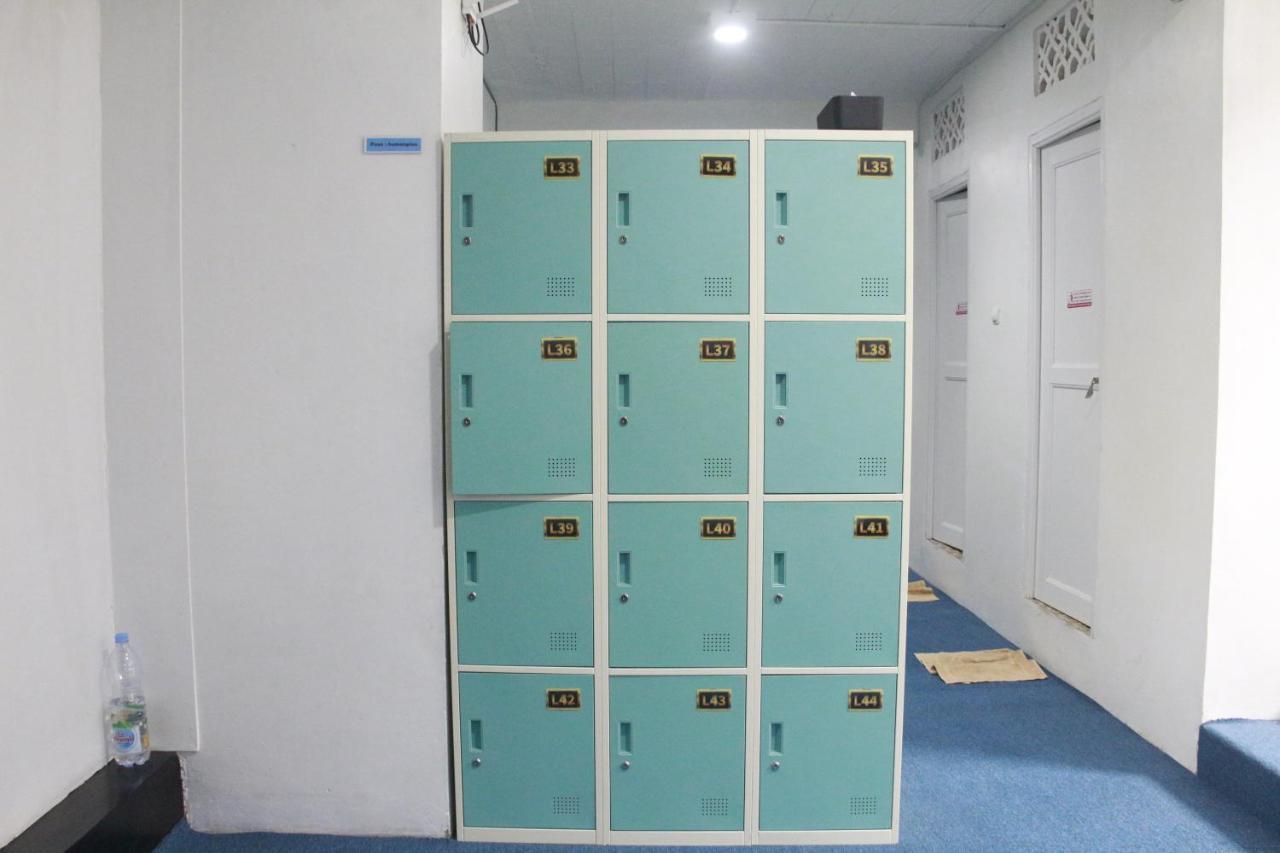 Bu Sepuh Guesthouse Sangkanurip Екстер'єр фото